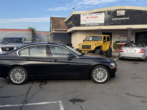 Used 2013 BMW 328i xDrive Sedan AWD/4WD image 11
