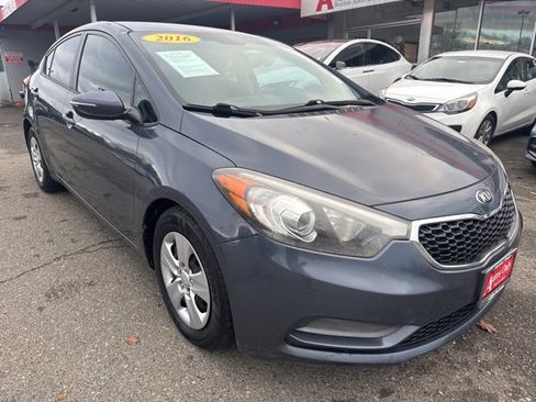 Used 2016 Kia Forte LX w/ LX Popular Package image 3
