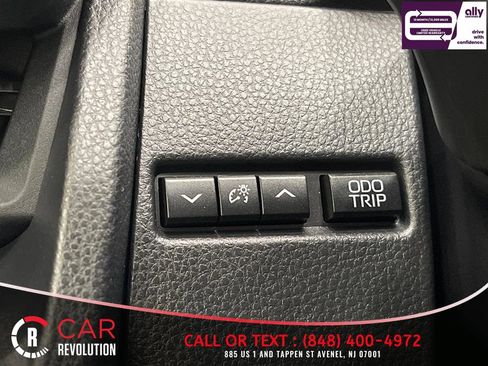 Used 2023 Toyota Prius LE FWD image 32
