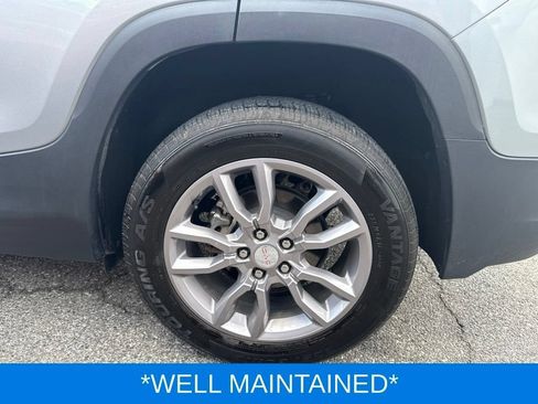 Used 2024 GMC Terrain SLT AWD/4WD image 6