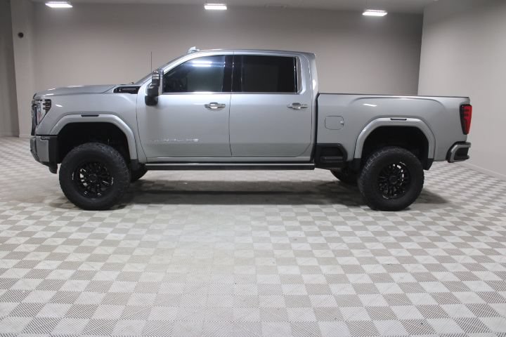 Used 2024 GMC Sierra 2500 Denali Ultimate AWD/4WD image 6