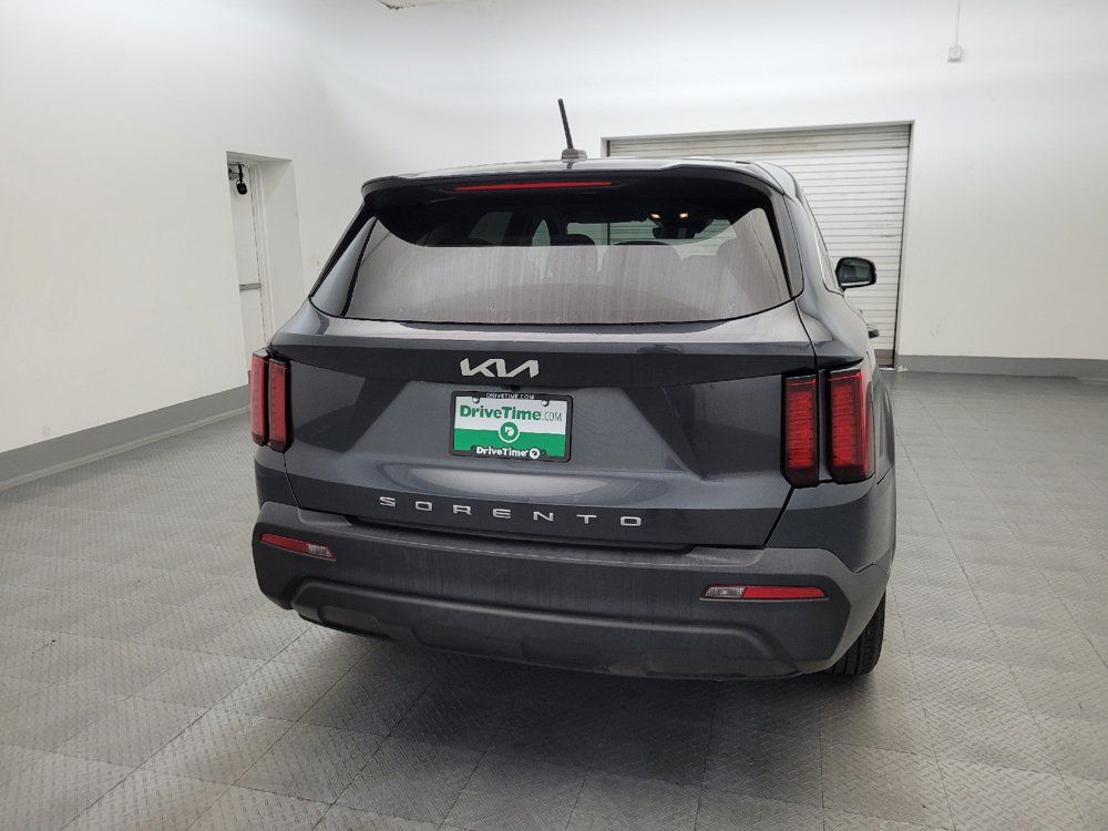 Used 2022 Kia Sorento LX FWD image 7
