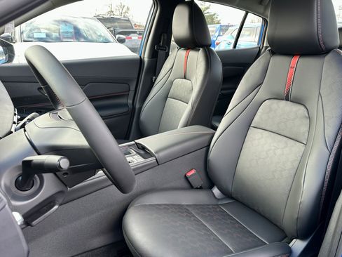 New 2026 Nissan Sentra SR w/ SR Premium Package FWD image 31