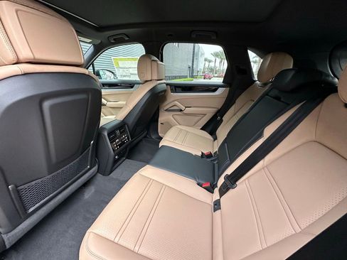 Used 2026 Porsche Cayenne image 36