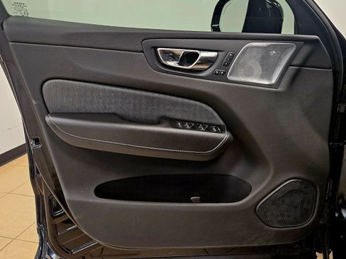 Used 2022 Volvo XC60 B5 R-Design w/ Advanced Package image 12