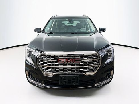 Used 2023 GMC Terrain Denali image 2