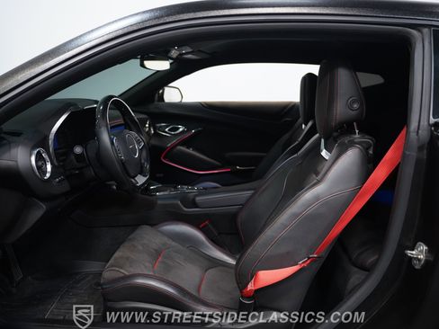 Used 2019 Chevrolet Camaro ZL1 RWD image 37