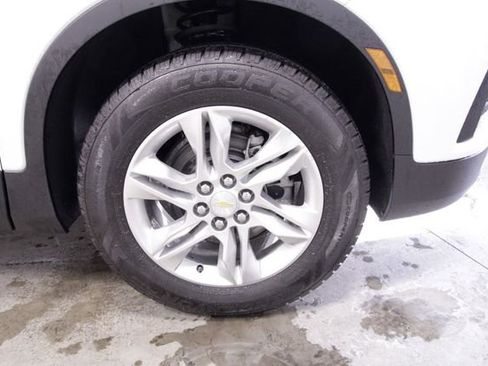 Used 2022 Chevrolet Blazer LT image 12