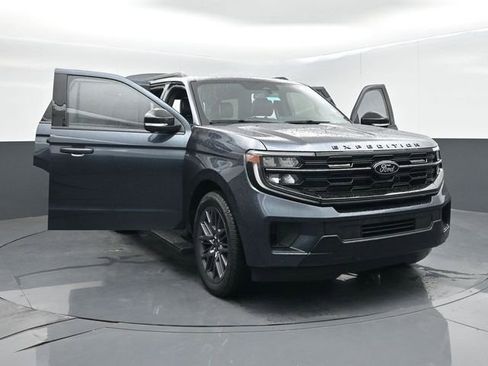 Used 2025 Ford Expedition Platinum w/ Stealth Performance Package AWD/4WD image 64