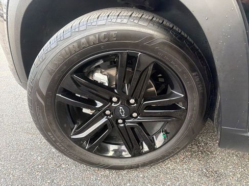 Used 2024 Chevrolet Trax ACTIV w/ Sunroof Package image 40