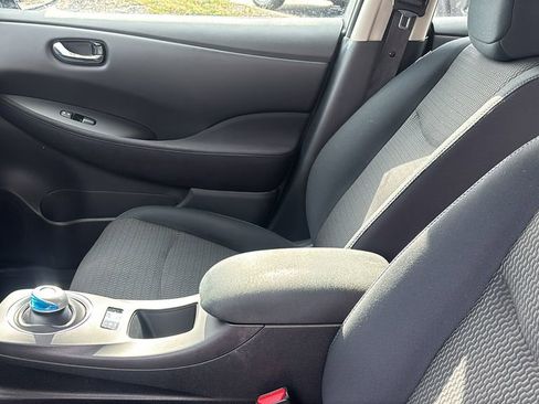 Used 2017 Nissan Leaf S image 25