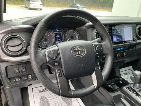 Used 2023 Toyota Tacoma TRD Off-Road w/ TRD Premium Off Road Package AWD/4WD image 17