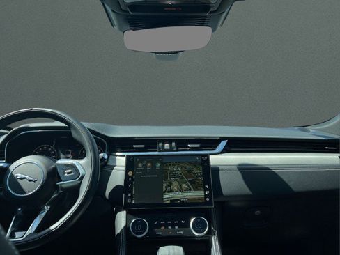 Used 2025 Jaguar F-PACE R-Dynamic S image 21
