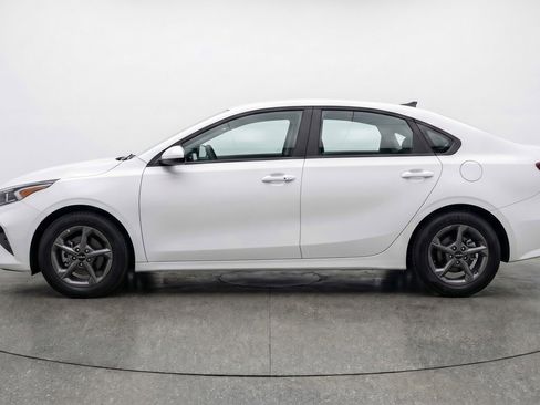 Used 2025 Kia K4 LXS image 5