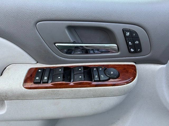 Used 2010 Chevrolet Tahoe LTZ AWD/4WD image 28