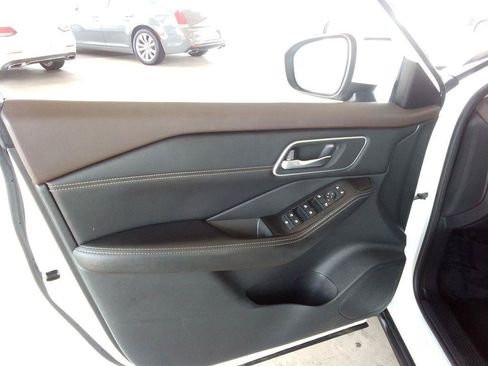 Used 2017 Nissan Rogue SL w/ SL Premium Package AWD/4WD image 22