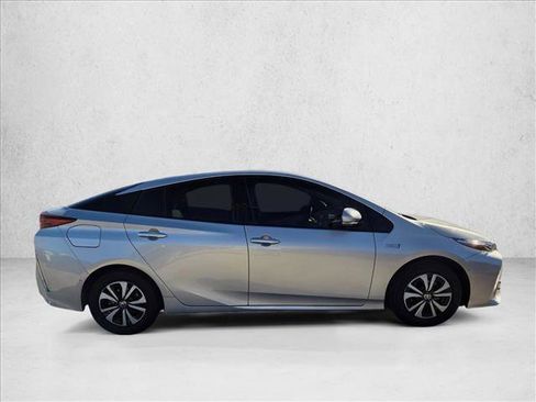 Certified 2017 Toyota Prius Prime Advanced image 4