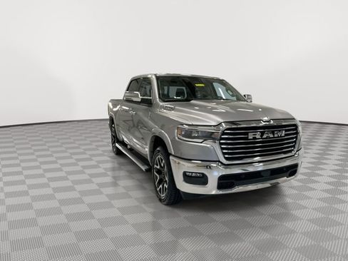 Used 2025 RAM 1500 Laramie AWD/4WD image 13