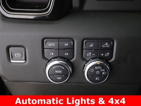 Used 2024 GMC Sierra 2500 AT4 image 20