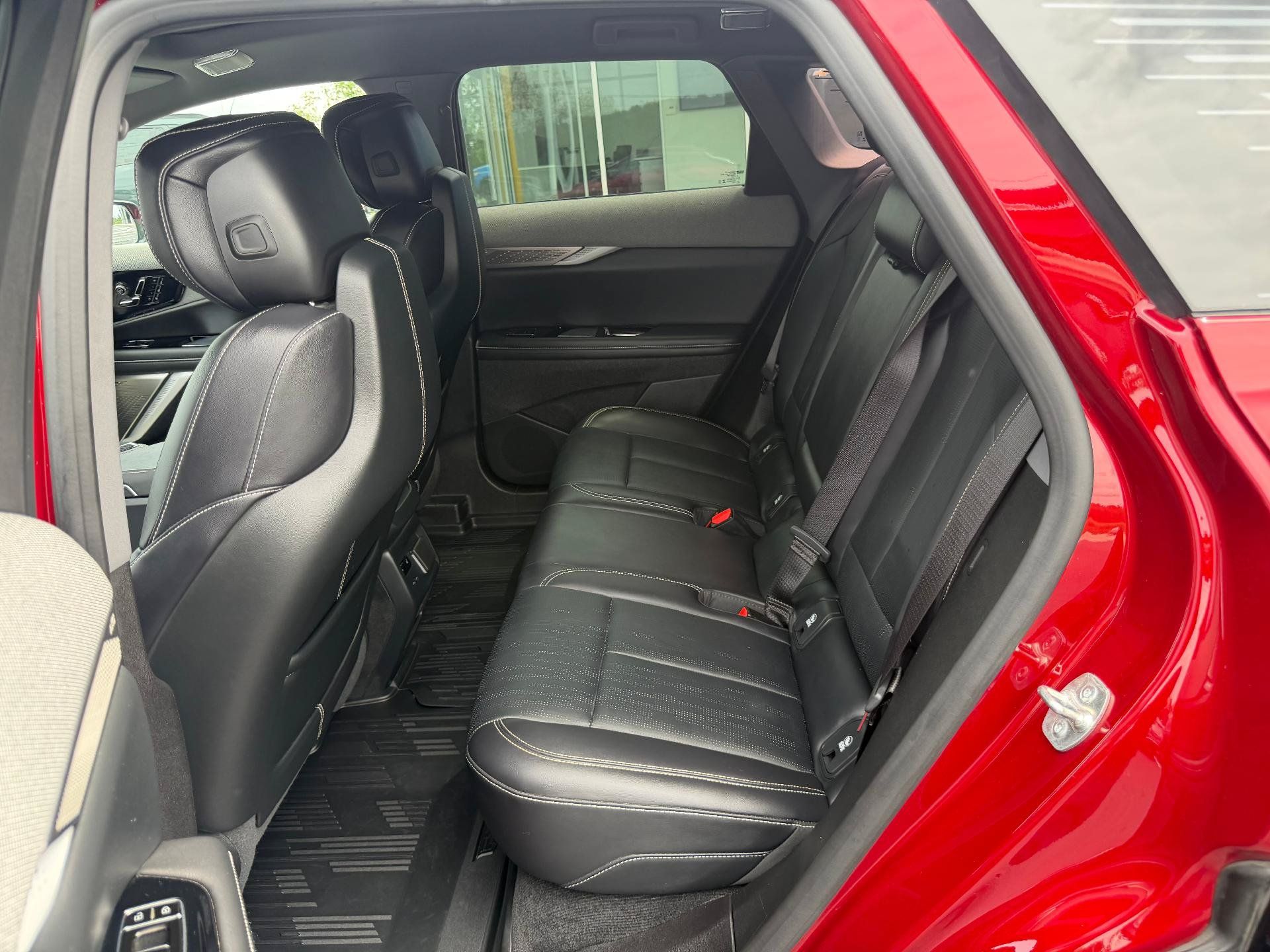 Certified 2025 Cadillac Optiq Sport 2 w/ LPO, Floor Liner Package AWD/4WD image 19