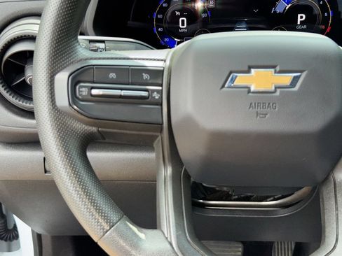 Used 2025 Chevrolet Colorado W/T RWD image 17