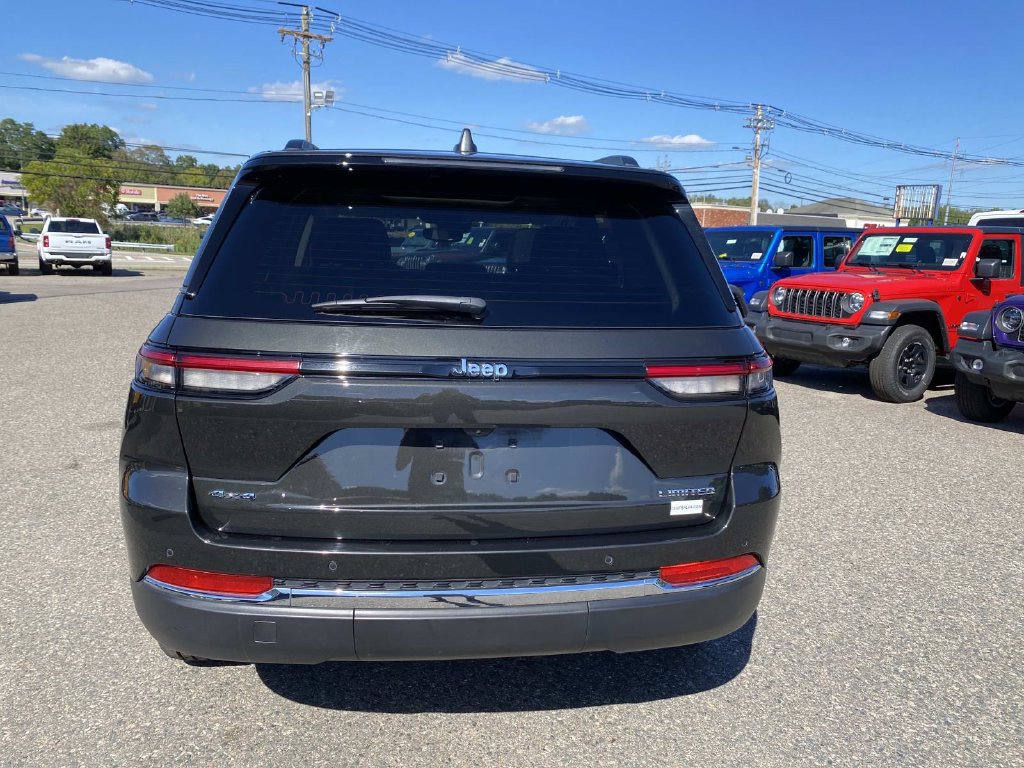 Certified 2023 Jeep Grand Cherokee Limited AWD/4WD image 4