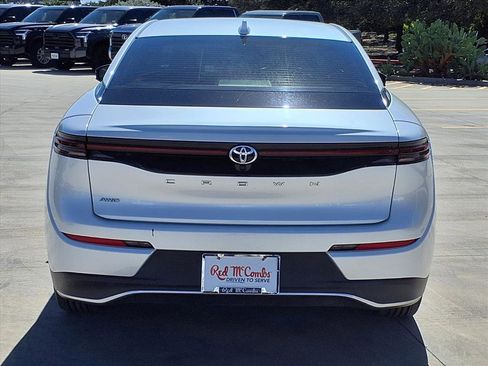 Used 2023 Toyota Crown XLE image 6