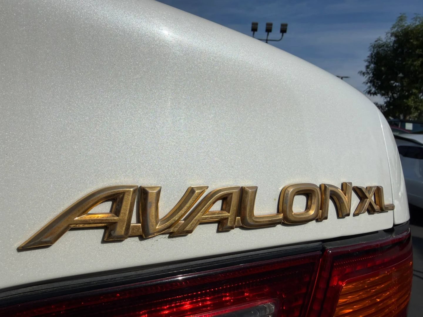 Used 1999 Toyota Avalon XL FWD image 10