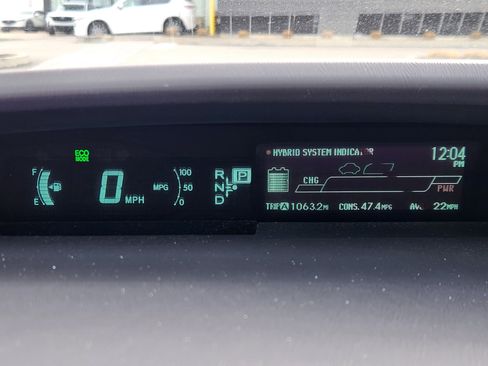 Used 2014 Toyota Prius Two image 10