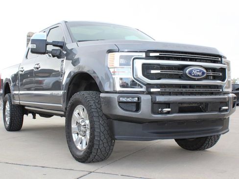 Used 2021 Ford F250 Platinum w/ FX4 Off-Road Package image 28