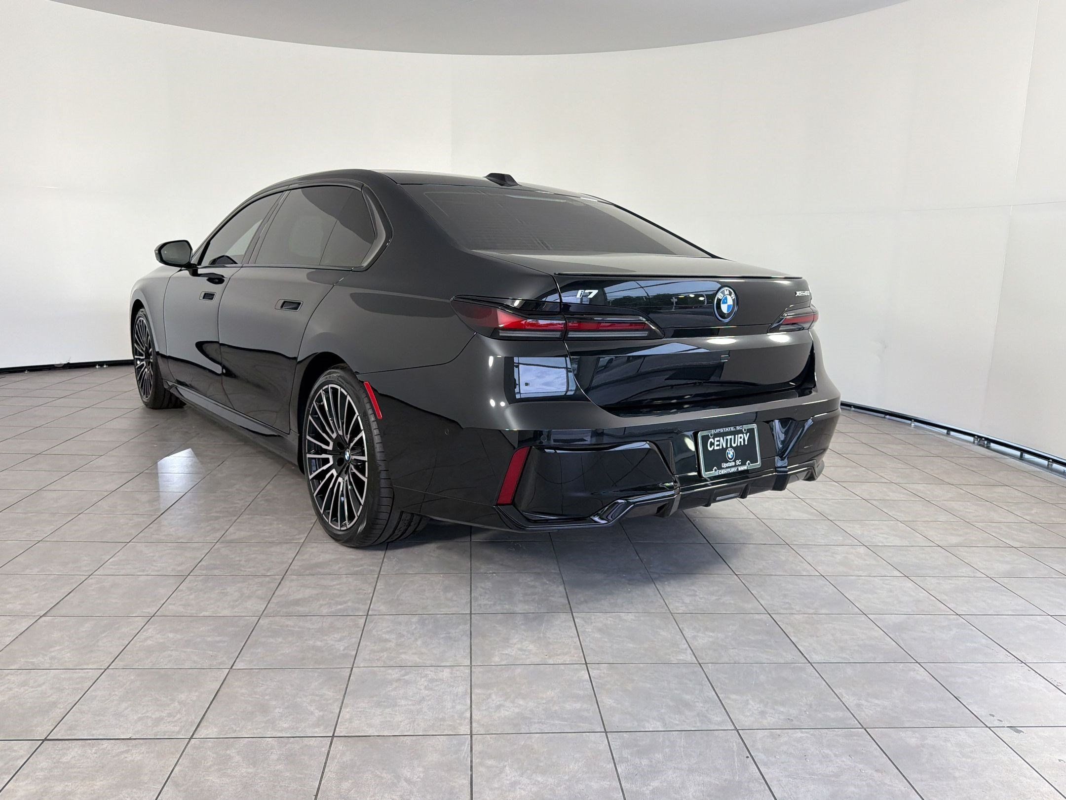 Used 2026 BMW i7 xDrive60 AWD/4WD image 3