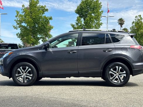Used 2016 Toyota RAV4 LE FWD image 2