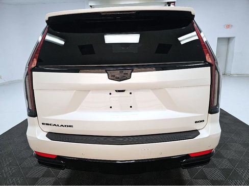 Used 2024 Cadillac Escalade ESV Sport w/ Touring Package AWD/4WD image 5