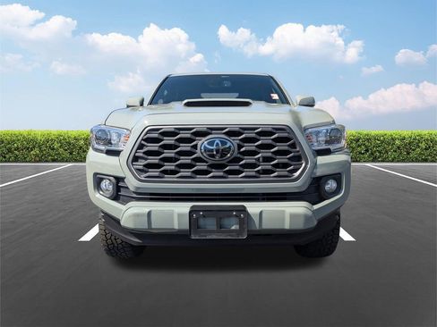 Certified 2022 Toyota Tacoma TRD Sport w/ TRD Premium Sport Package AWD/4WD image 11