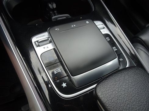 Used 2020 Mercedes-Benz GLB 250 4MATIC image 17