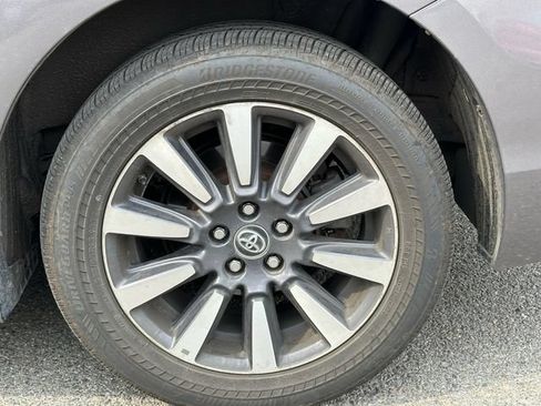 Certified 2019 Toyota Sienna XLE w/ XLE Navigation Package AWD/4WD image 13
