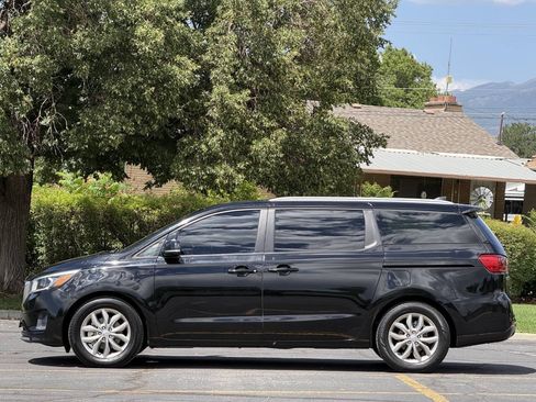 Used 2020 Kia Sedona EX FWD image 8
