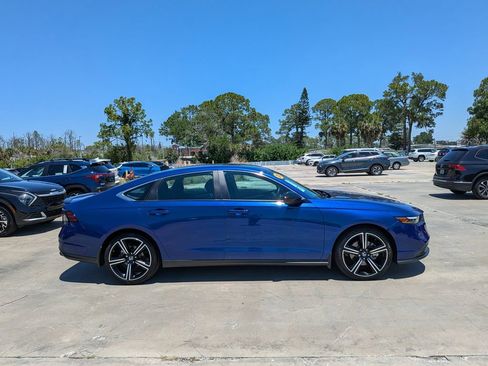 Used 2024 Honda Accord Sport image 9