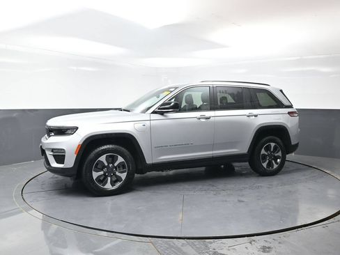 Used 2024 Jeep Grand Cherokee Limited 4xe AWD/4WD image 10