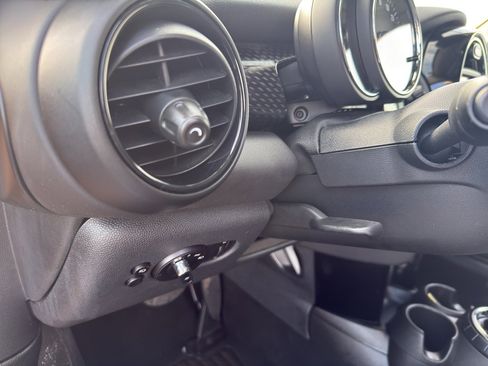 Used 2017 MINI Cooper S image 18