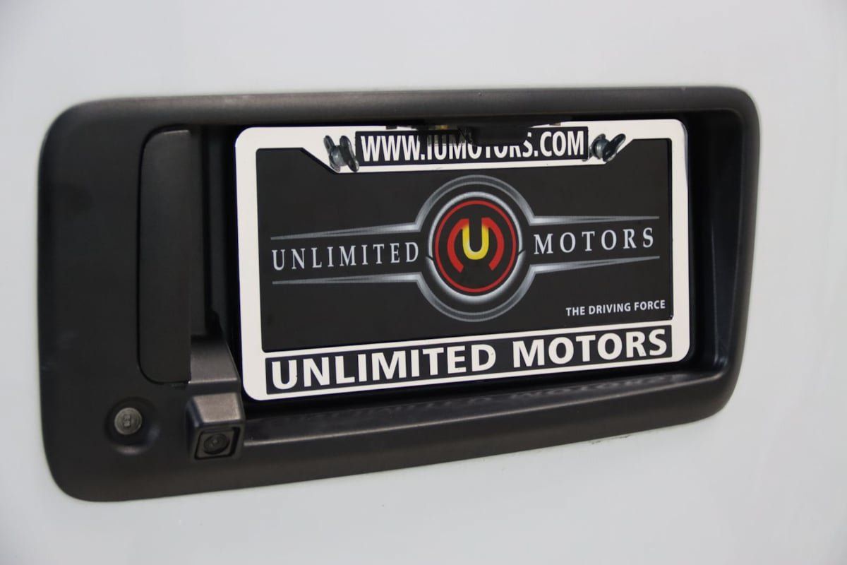 Used 2025 Chevrolet Express 3500 LT w/ LT Preferred Equipment Group RWD image 6