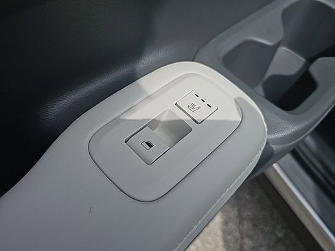 Used 2024 Hyundai Santa Fe Limited image 32