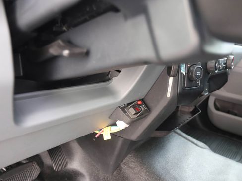 Used 2023 Ford F550 4x4 Regular Cab Super Duty image 35