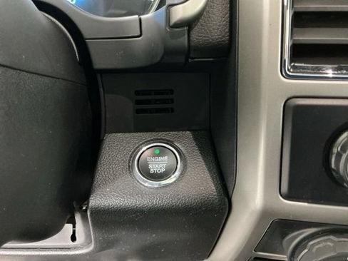 Used 2019 Ford F150 Lariat w/ Equipment Group 502A Luxury AWD/4WD image 24