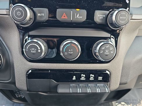New 2026 RAM 1500 Express AWD/4WD image 20
