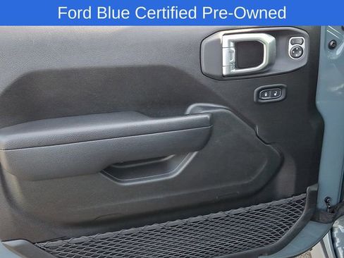 Used 2024 Jeep Gladiator Sport image 14