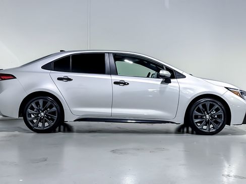 Used 2024 Toyota Corolla XSE FWD image 8
