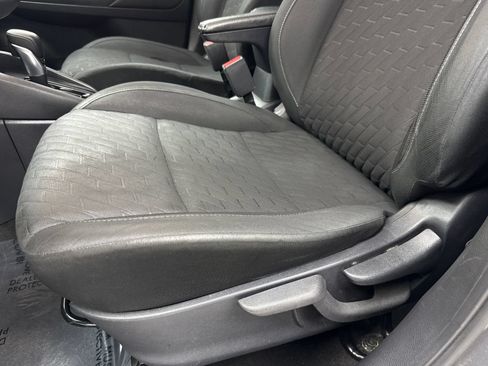 Used 2022 Nissan Kicks S FWD image 33