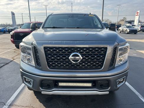 Used 2018 Nissan Titan PRO-4X w/ Pro-4x Convenience Package image 12