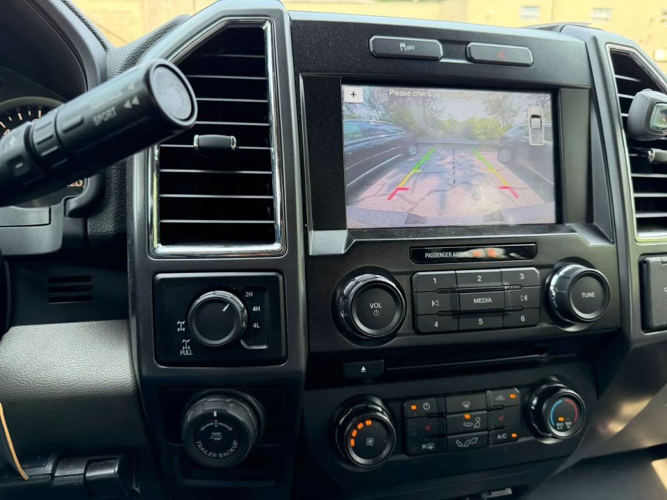 Used 2016 Ford F150 XLT w/ Equipment Group 302A Luxury AWD/4WD image 11